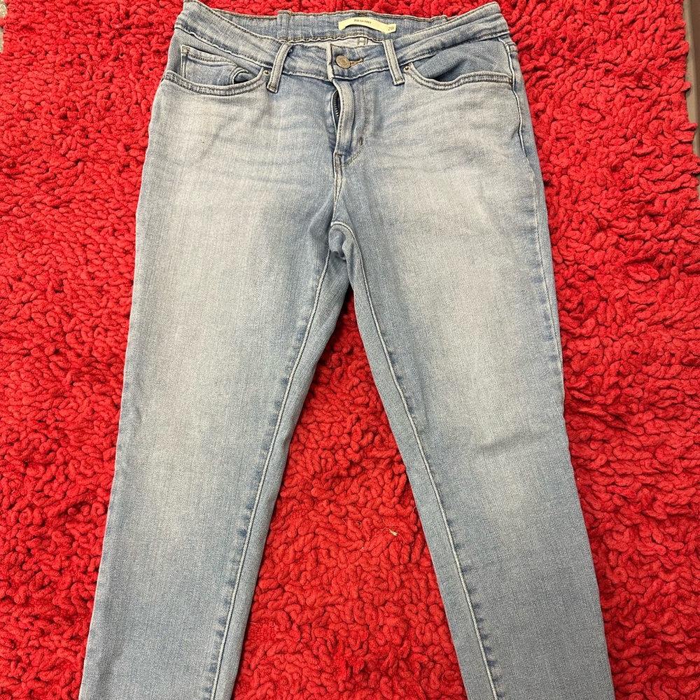 Levi’s skinny jeans size 28